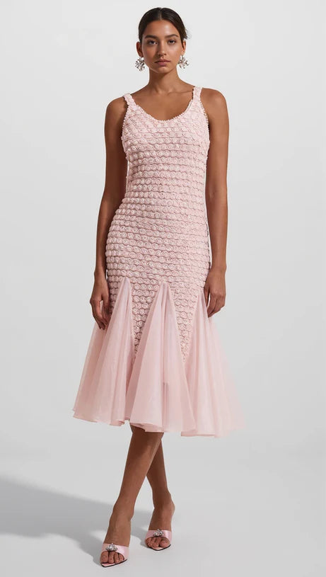 This Pink Embroidered Splicing Sleeveless Midi Dress combines intricate embroidery with a sleek sleeveless cut for a confident, standout look. Its bold design enhances your presence, making it ideal for those who want to express strength and style effortlessly. Perfect for various occasions, this dress offers both elegance and a fearless attitude in one striking piece.