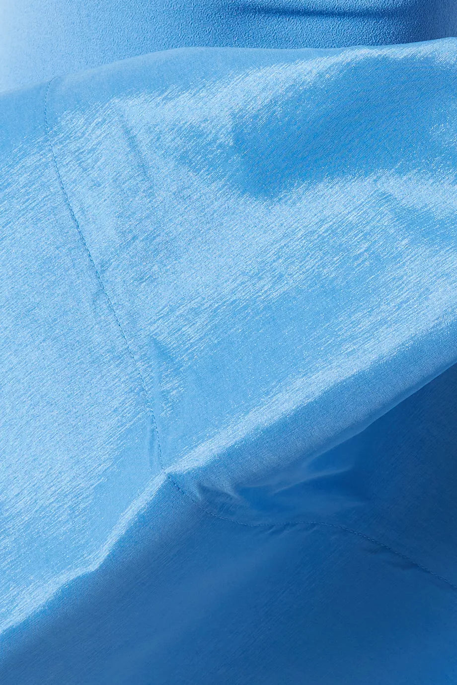 The Suri Flare-sleeve Maxi Dress by Solace London is expertly tailored for elegance and movement. Its dramatic flared cuffs create a striking silhouette, perfect for upscale occasions, while the rear slit offers both style and ease of movement, allowing you to navigate social settings with confidence and grace.