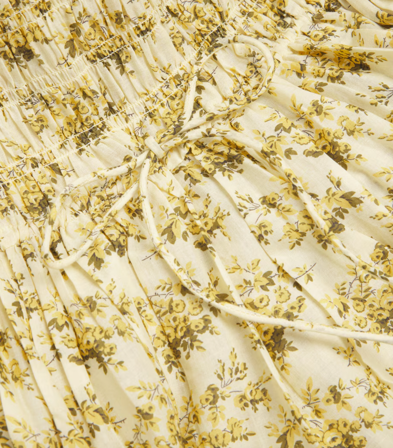 The Ashlynn Maxi Dress by DÔEN combines timeless elegance with practical design through its adjustable tie waist, enhancing comfort and fit. This dress exemplifies that ethos with its Victorian-inspired floral print and delicate puffed sleeves. This maxi silhouette delivers a refined yet effortlessly graceful look, perfect for those who appreciate thoughtful craftsmanship and poetic style.