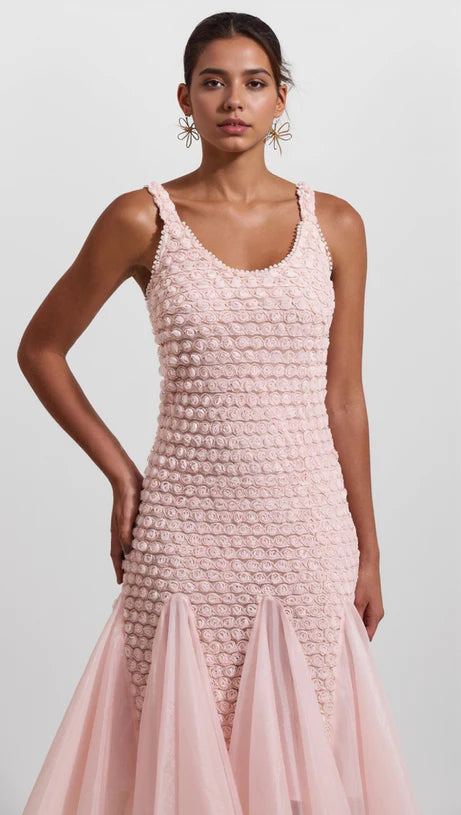 This Pink Embroidered Splicing Sleeveless Midi Dress combines intricate embroidery with a sleek sleeveless cut for a confident, standout look. Its bold design enhances your presence, making it ideal for those who want to express strength and style effortlessly. Perfect for various occasions, this dress offers both elegance and a fearless attitude in one striking piece.