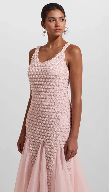 This Pink Embroidered Splicing Sleeveless Midi Dress combines intricate embroidery with a sleek sleeveless cut for a confident, standout look. Its bold design enhances your presence, making it ideal for those who want to express strength and style effortlessly. Perfect for various occasions, this dress offers both elegance and a fearless attitude in one striking piece.
