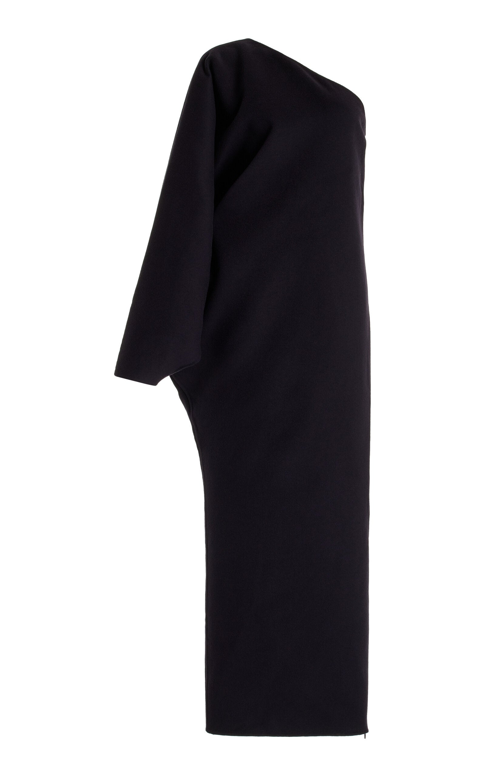 Crafted in luxurious double-faced baby cashmere, this asymmetric maxi dress by The Row features a sophisticated one-shoulder design that highlights its elegant silhouette. The voluminous draped sleeve adds a striking architectural element, while the hidden side zipper ensures a seamless fit. Perfect for refined occasions, this black dress combines timeless style with exceptional comfort and expert tailoring.