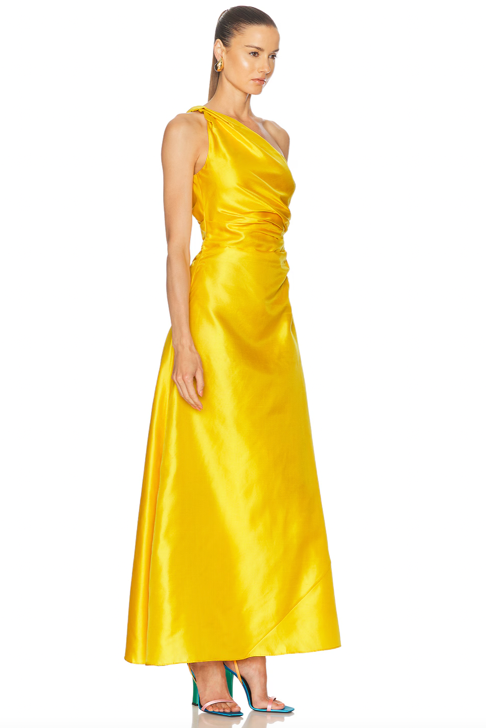 Crafted from luxurious sateen fabric, the Este Silk Dress by STAUD features elegant ruching that enhances its sophisticated silhouette. Designed with a modern one-shoulder cut and an unlined structure, it offers a lightweight, comfortable fit. The hidden side zipper ensures a seamless look while providing ease of wear. Perfect for refined occasions, this dress combines understated elegance with expert tailoring.