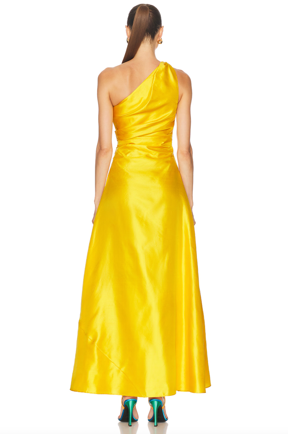 Crafted from luxurious sateen fabric, the Este Silk Dress by STAUD features elegant ruching that enhances its sophisticated silhouette. Designed with a modern one-shoulder cut and an unlined structure, it offers a lightweight, comfortable fit. The hidden side zipper ensures a seamless look while providing ease of wear. Perfect for refined occasions, this dress combines understated elegance with expert tailoring.