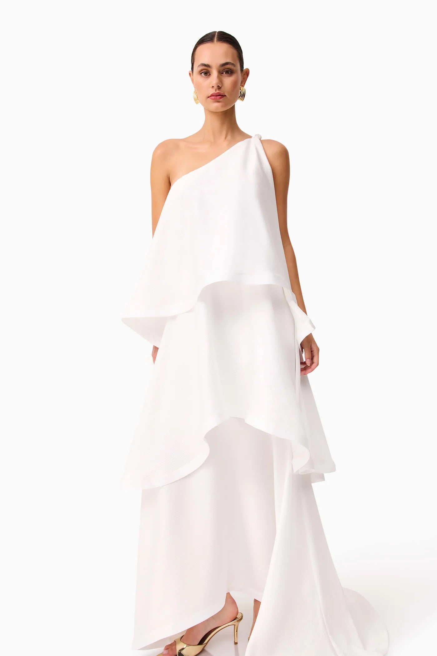 The Tilly Maxi Dress combines refined elegance with effortless comfort, featuring a carefully crafted flared tiered silhouette. Designed to complement both casual day outings and upscale evening events, this dress offers versatile sophistication for the discerning woman seeking style and grace in every occasion.