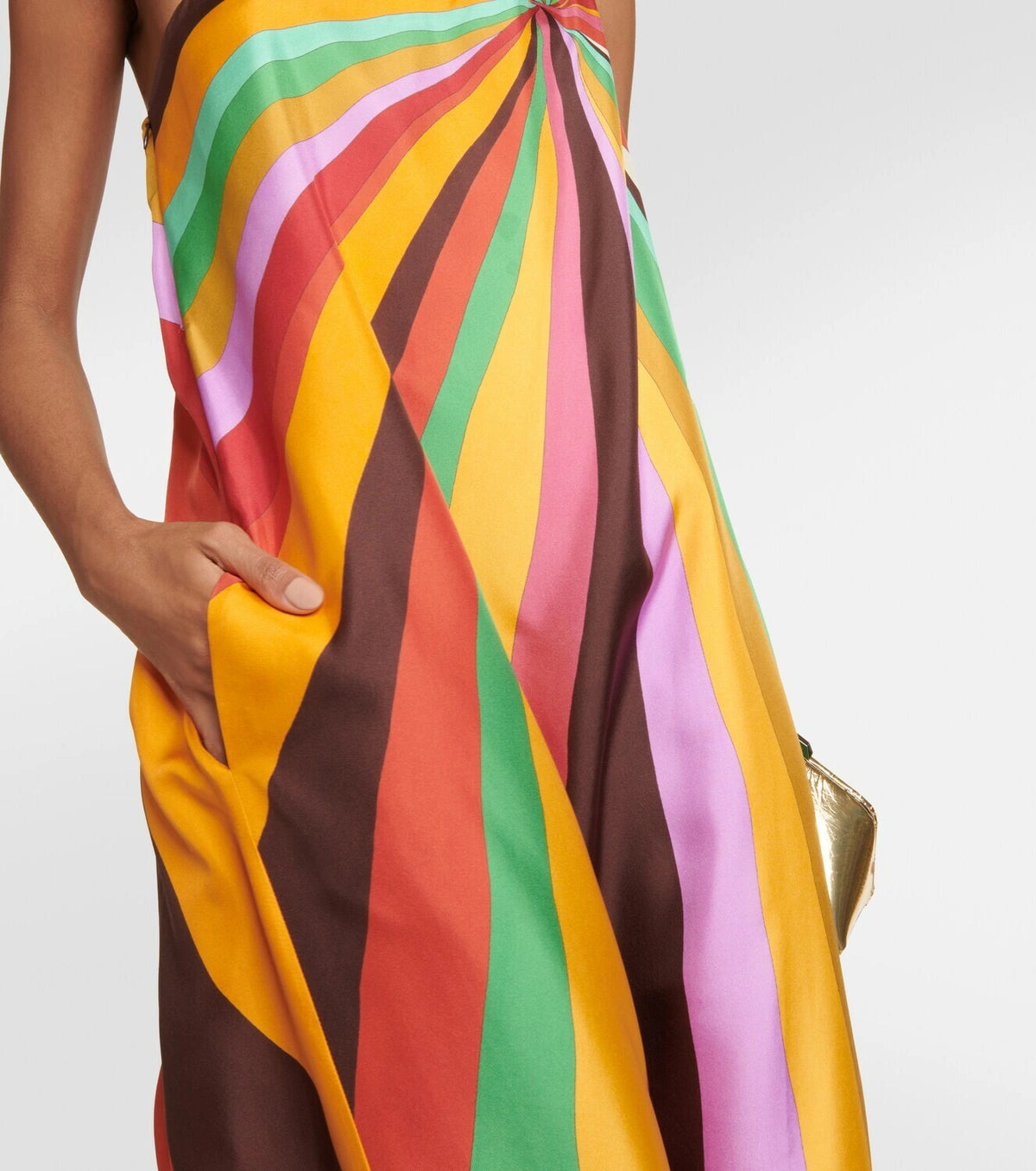 La DoubleJ's Roy maxi dress exemplifies refined craftsmanship through its collaboration with prestigious Milanese textile manufacturers. This striking one-shoulder silhouette features an archival striped pattern rendered in pure silk, delivering both visual intrigue and luxurious drape. The whimsical design balances bold pattern work with elegant proportions, making it an exceptional choice for those seeking distinctive, investment-worthy pieces that transcend seasonal trends.